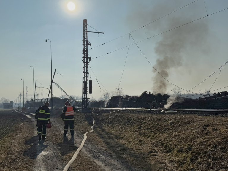 GHasiči pokračují v likvidaci následků požáru